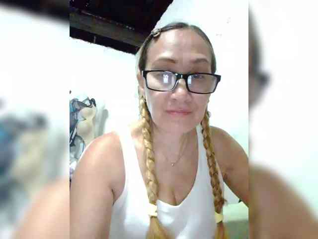 cherrywhite03 webcam