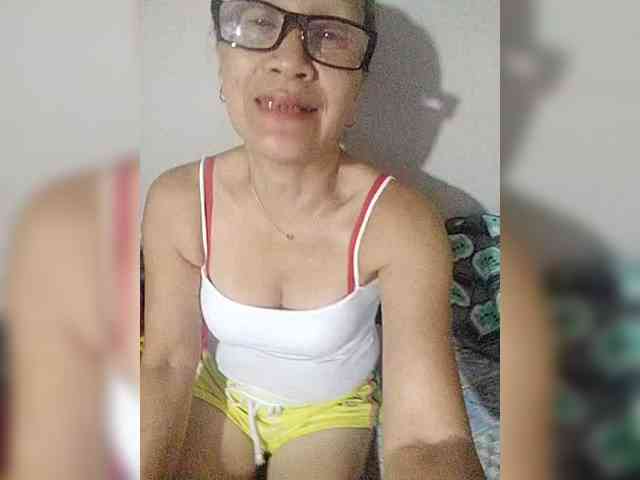 cherrywhite03 webcam