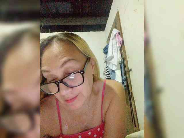 cherrywhite03 webcam