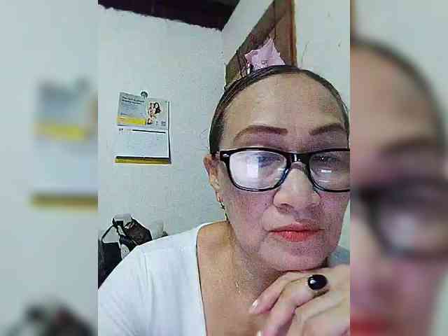 cherrywhite03 webcam
