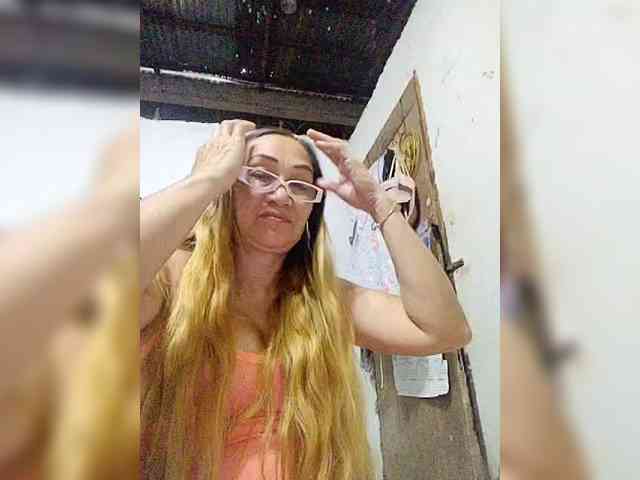 cherrywhite03 webcam