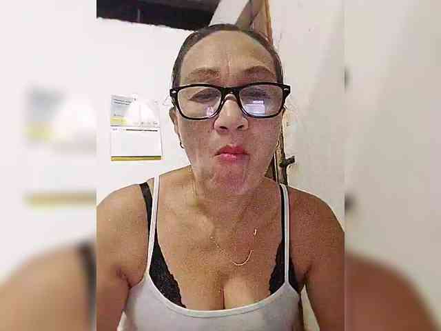 cherrywhite03 webcam