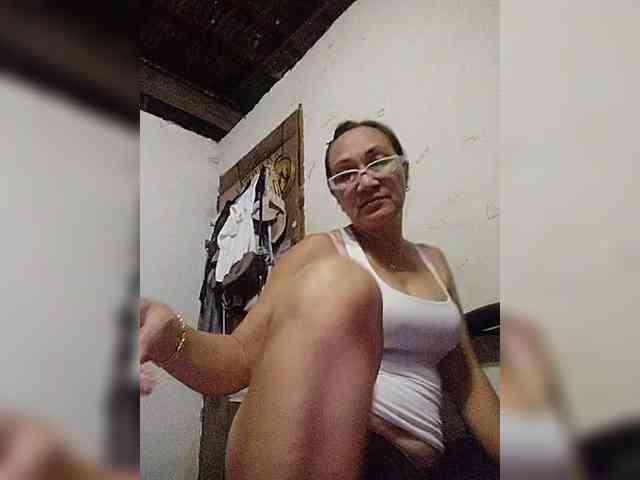 cherrywhite03 webcam