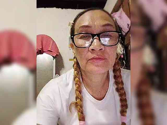 cherrywhite03 webcam