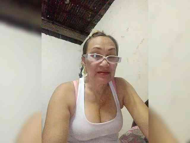 cherrywhite03 webcam