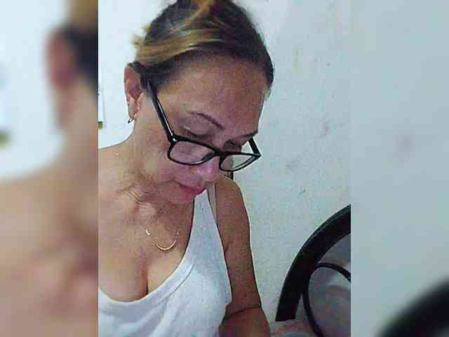 cherrywhite03 webcam