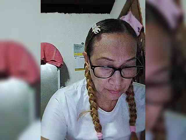 cherrywhite03 webcam