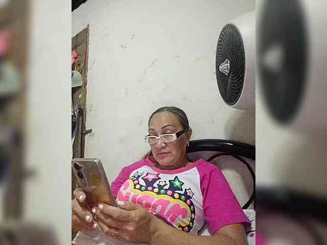 cherrywhite03 webcam