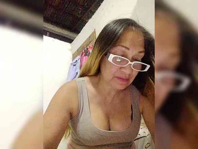 cherrywhite03 webcam