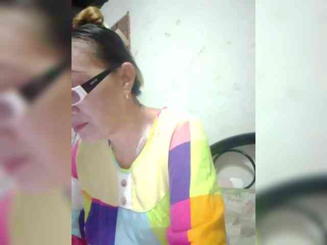 cherrywhite03 webcam