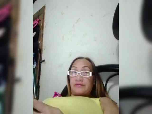 cherrywhite03 webcam