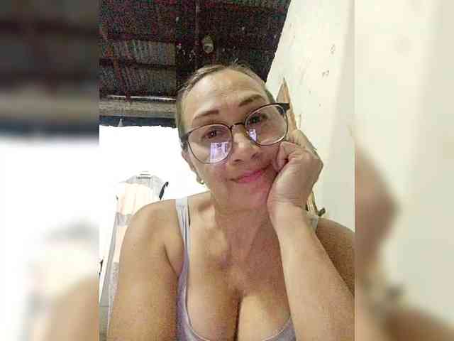 cherrywhite03 webcam