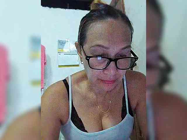 cherrywhite03 webcam