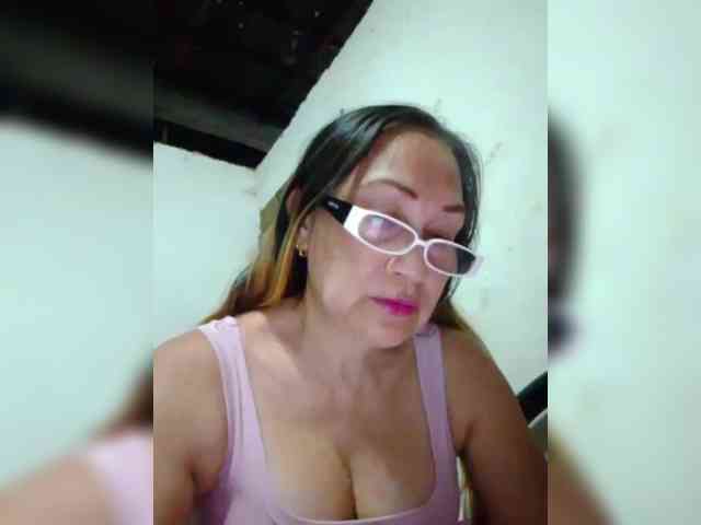 cherrywhite03 webcam