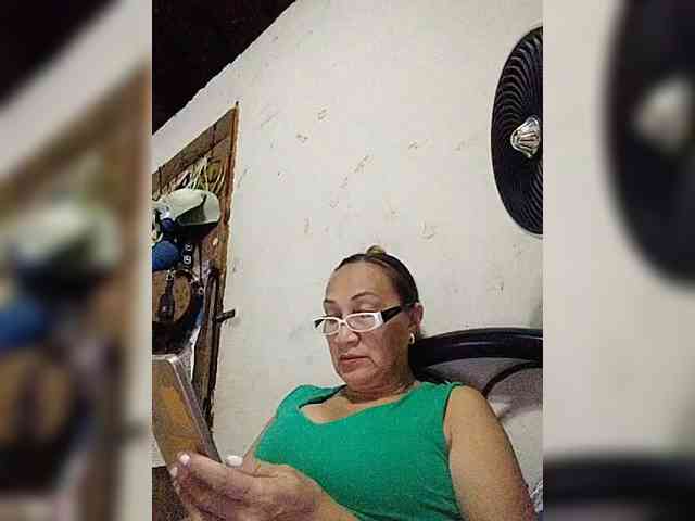 cherrywhite03 webcam