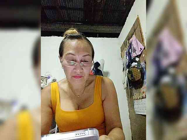 cherrywhite03 webcam