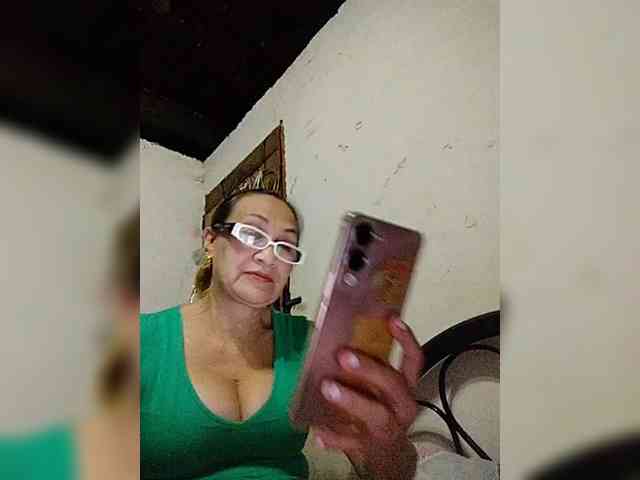 cherrywhite03 webcam