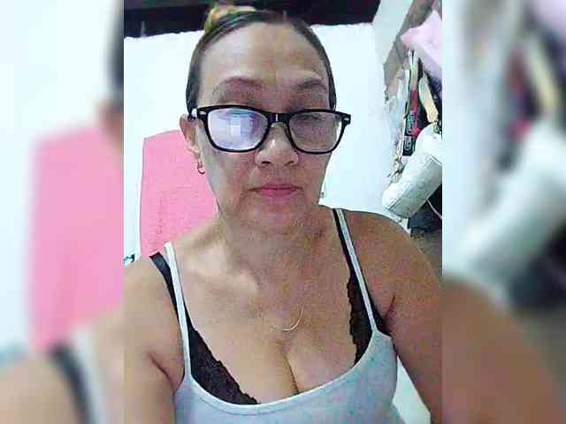 cherrywhite03 webcam
