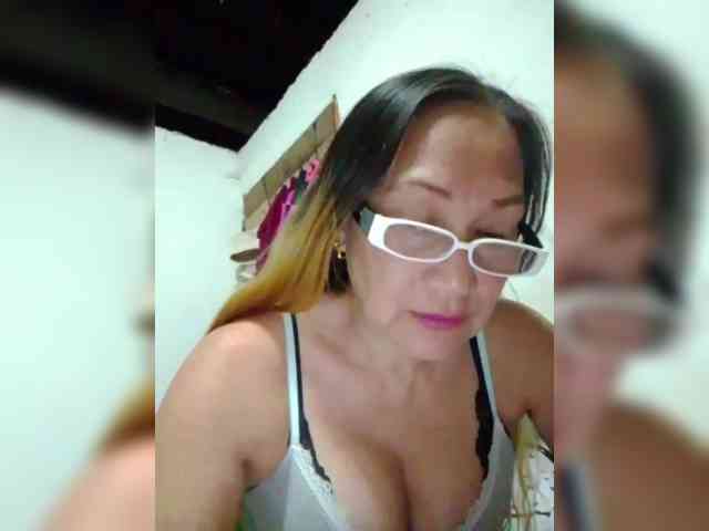 cherrywhite03 webcam