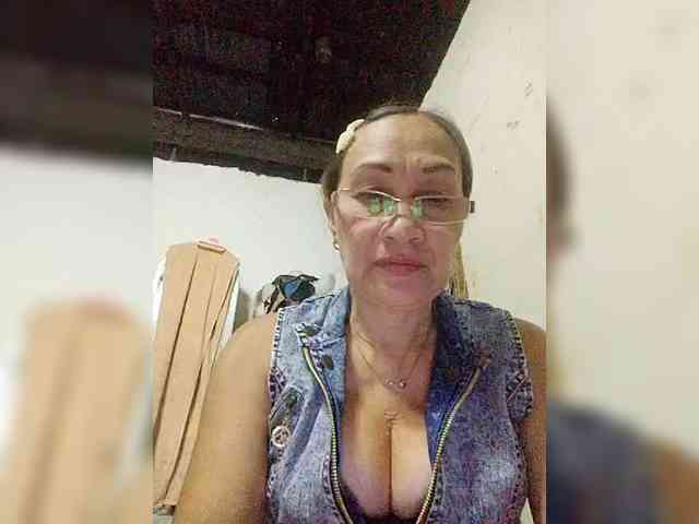 cherrywhite03 webcam