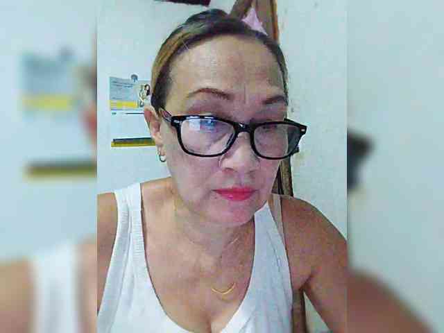 cherrywhite03 webcam