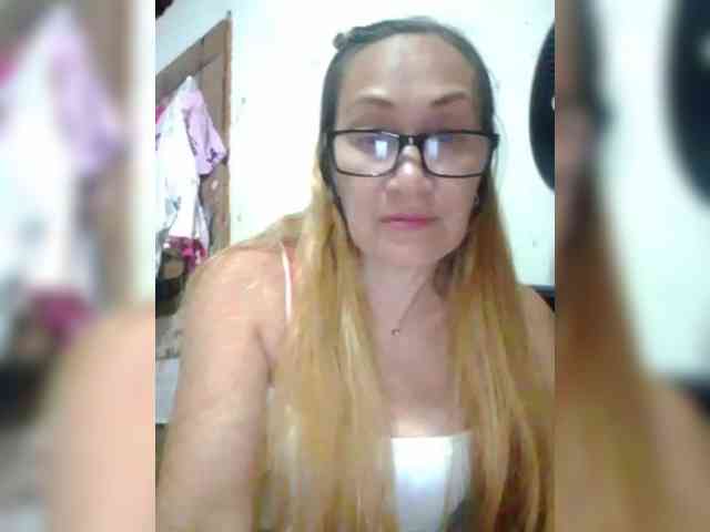 cherrywhite03 webcam