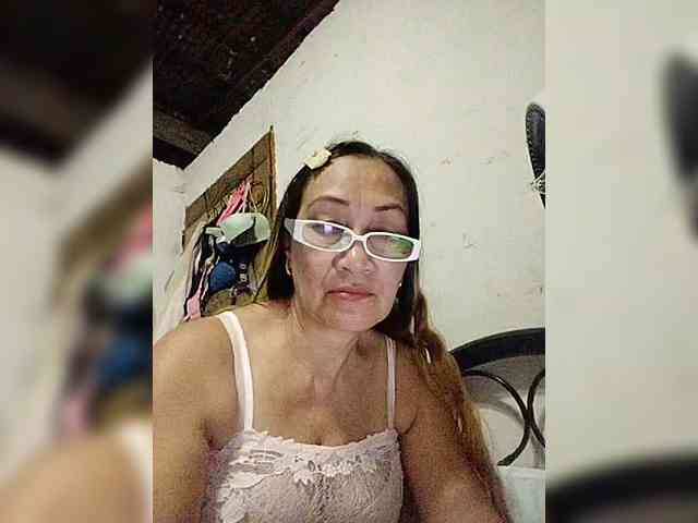 cherrywhite03 webcam