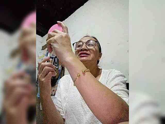 cherrywhite03 webcam