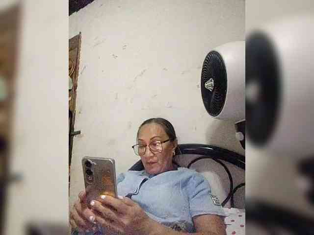 cherrywhite03 webcam