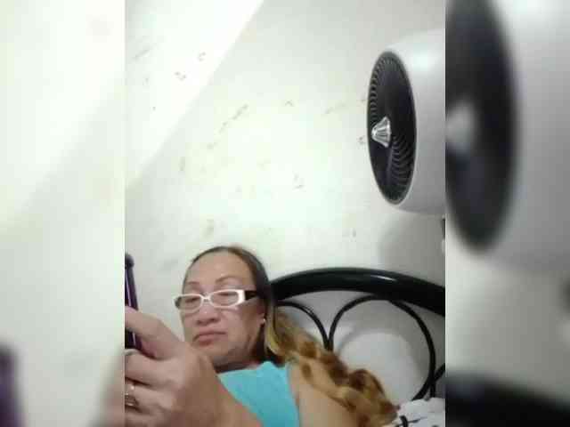 cherrywhite03 webcam