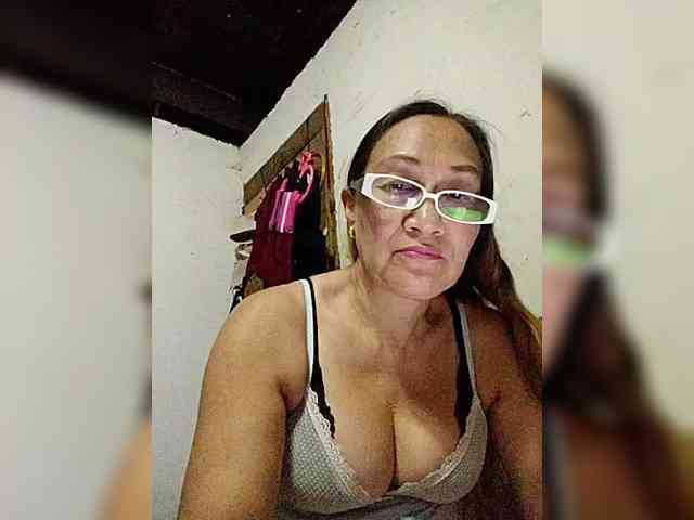 cherrywhite03 webcam