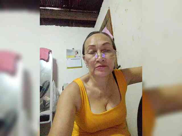 cherrywhite03 webcam