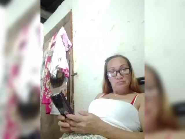 cherrywhite03 webcam