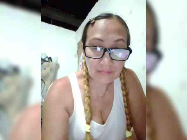 cherrywhite03 webcam