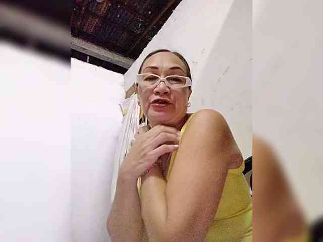 cherrywhite03 webcam