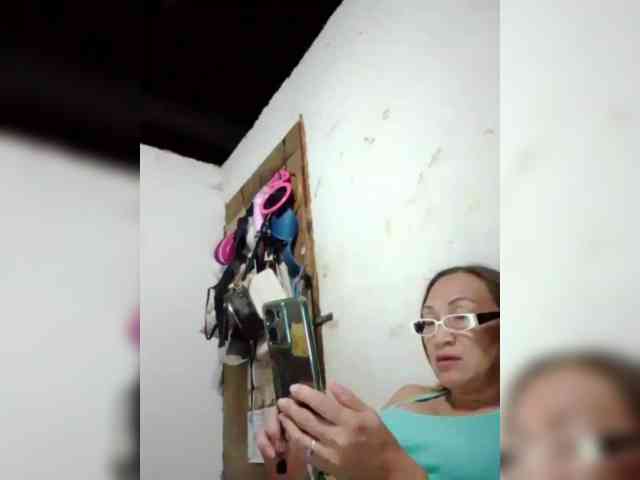 cherrywhite03 webcam