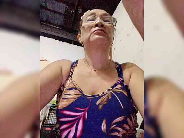 cherrywhite03 webcam