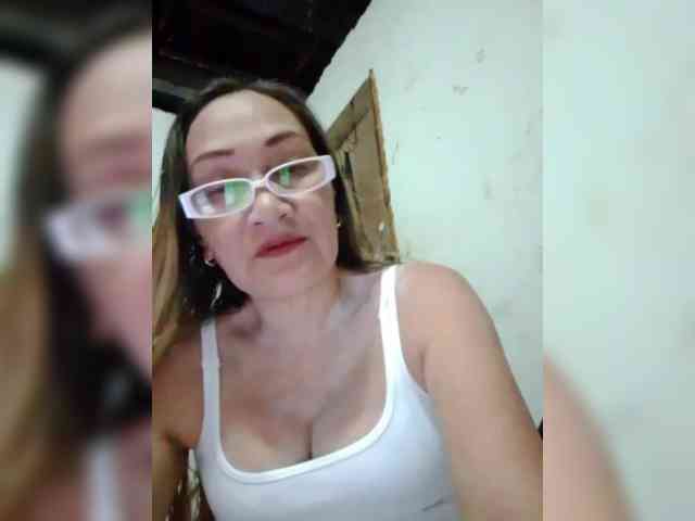 cherrywhite03 webcam