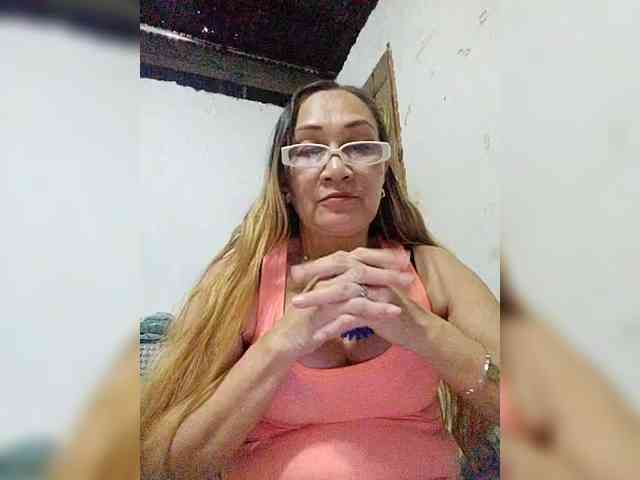 cherrywhite03 webcam