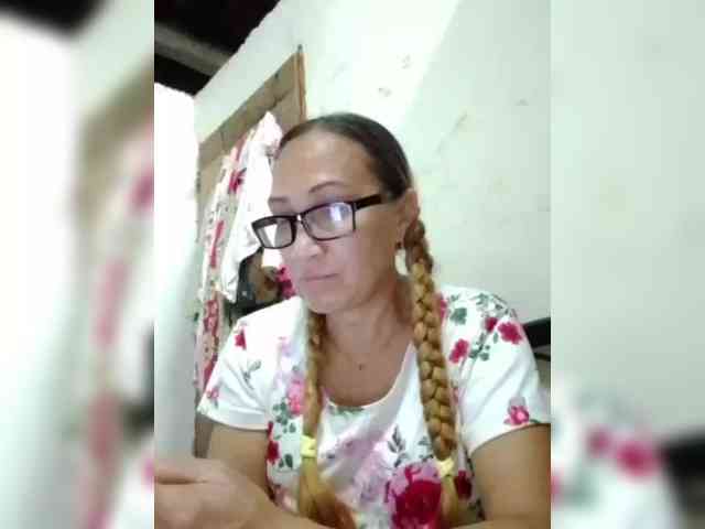 cherrywhite03 webcam