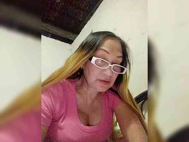 cherrywhite03 webcam