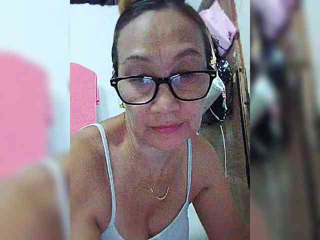 cherrywhite03 webcam