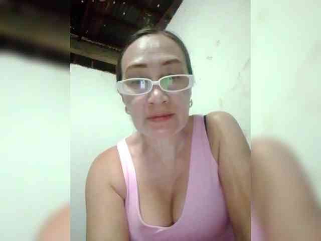 cherrywhite03 webcam