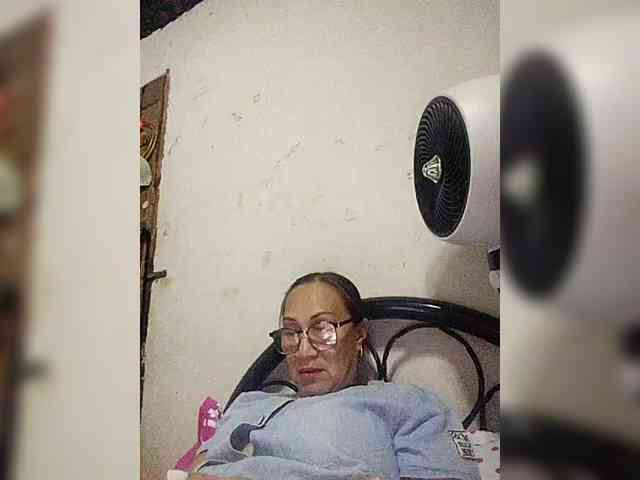 cherrywhite03 webcam