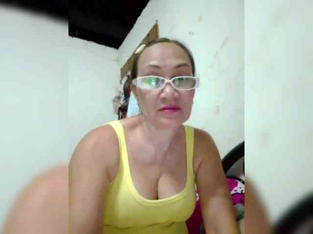 cherrywhite03 webcam