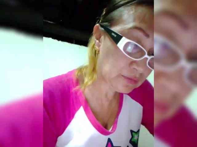 cherrywhite03 webcam