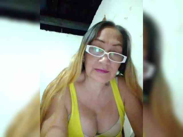 cherrywhite03 webcam