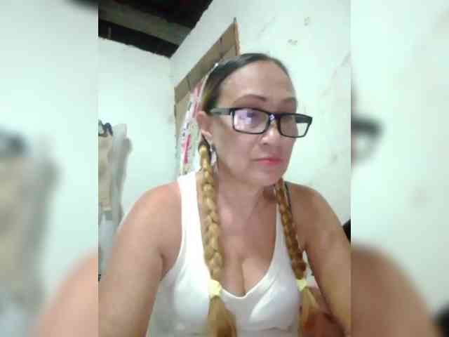 cherrywhite03 webcam