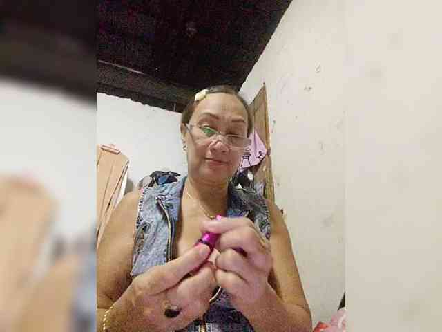 cherrywhite03 webcam