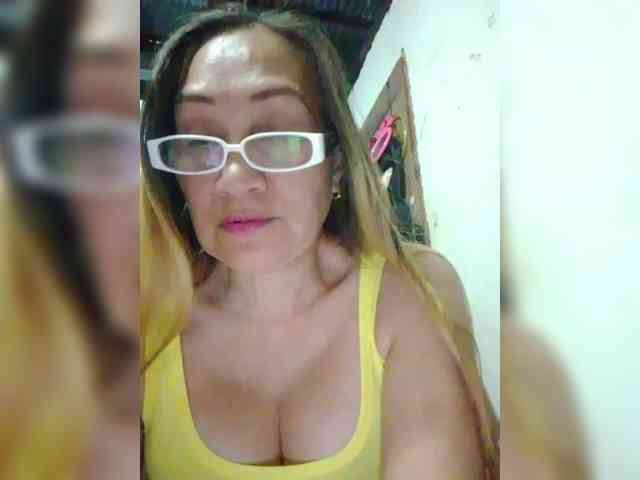 cherrywhite03 webcam